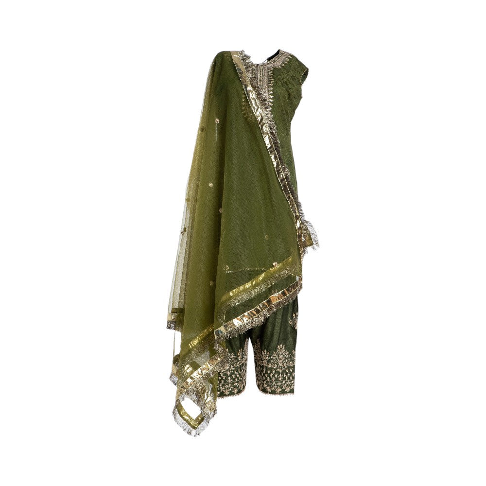 Pre-owned Nida Azwer Casual Shalwar Kameez in Green / Emerald / Bottle Green, Satin, Good